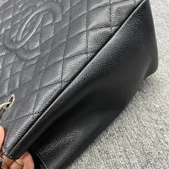 100% Authentic CHANEL GST Black Caviar Tote Bag - Picture 4 of 15